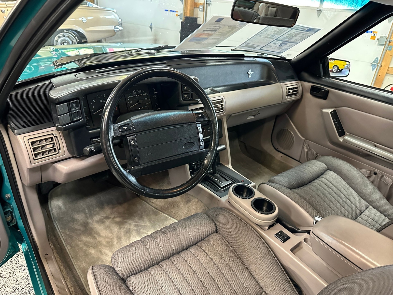 Ford-Mustang-1991-Hatchback-23