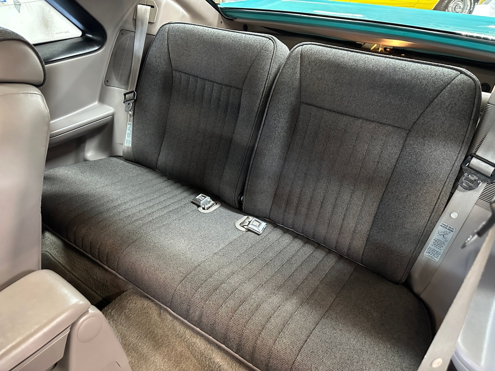 Ford-Mustang-1991-Hatchback-24