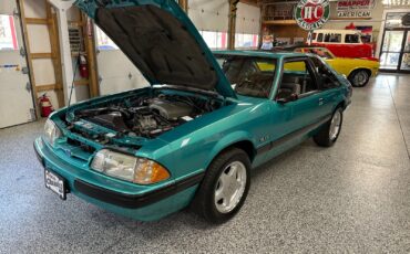 Ford-Mustang-1991-Hatchback-37
