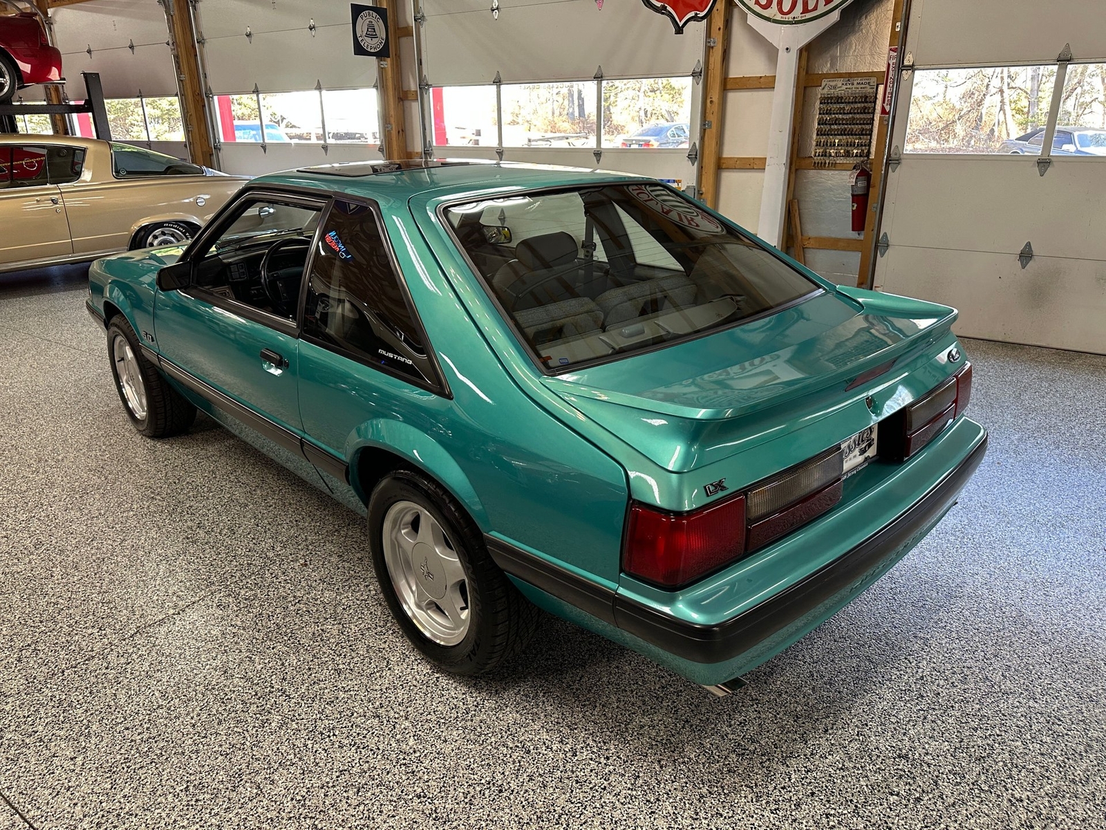 Ford-Mustang-1991-Hatchback-4