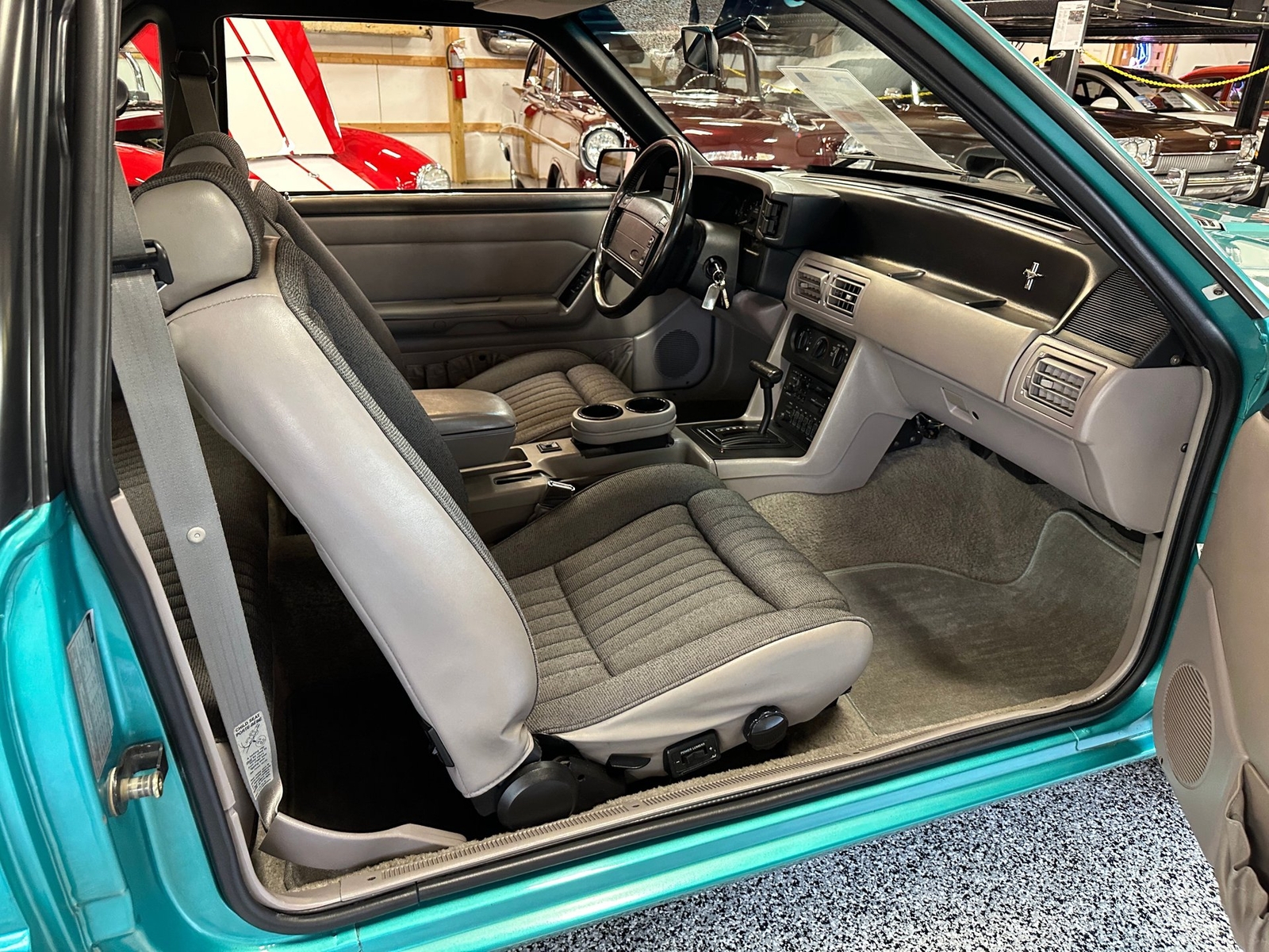Ford-Mustang-1991-Hatchback-8