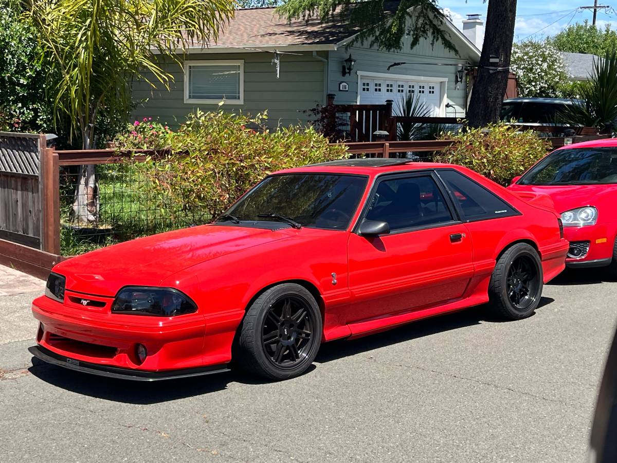 Ford Mustang  1992 red
