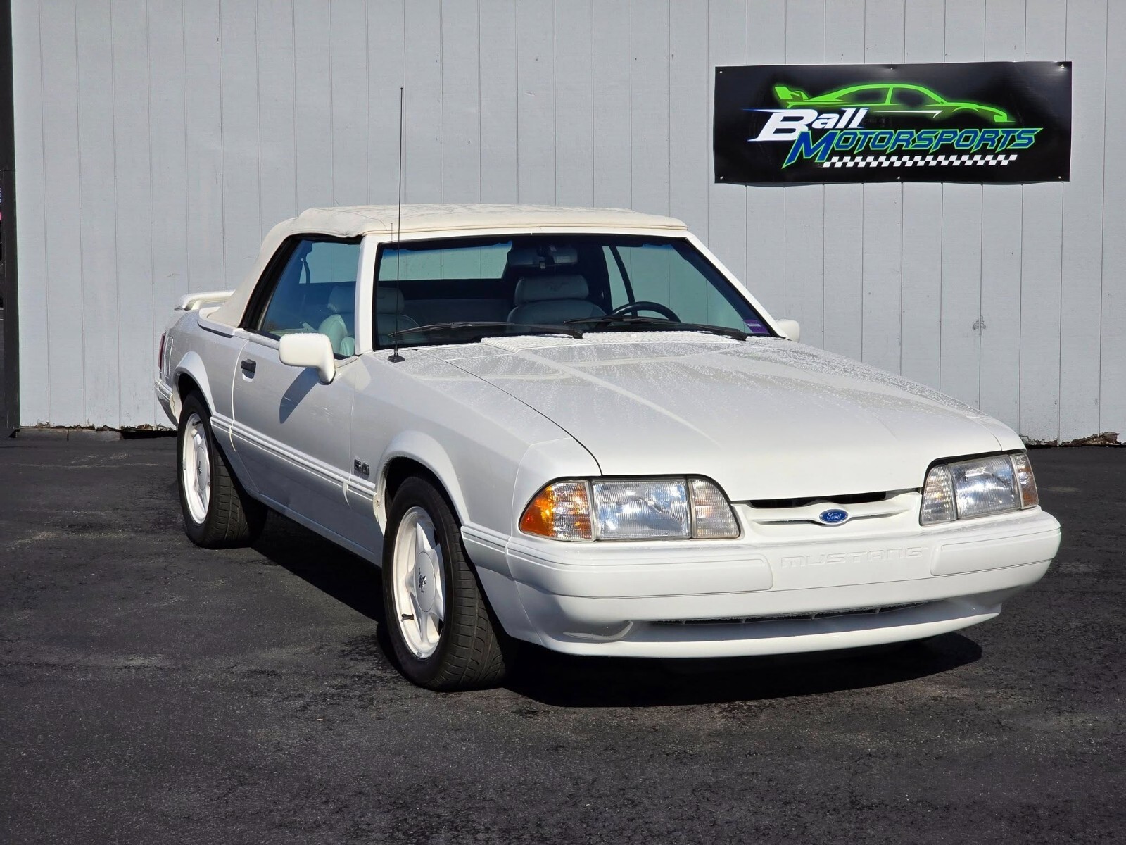 Ford-Mustang-1993-Convertible-3