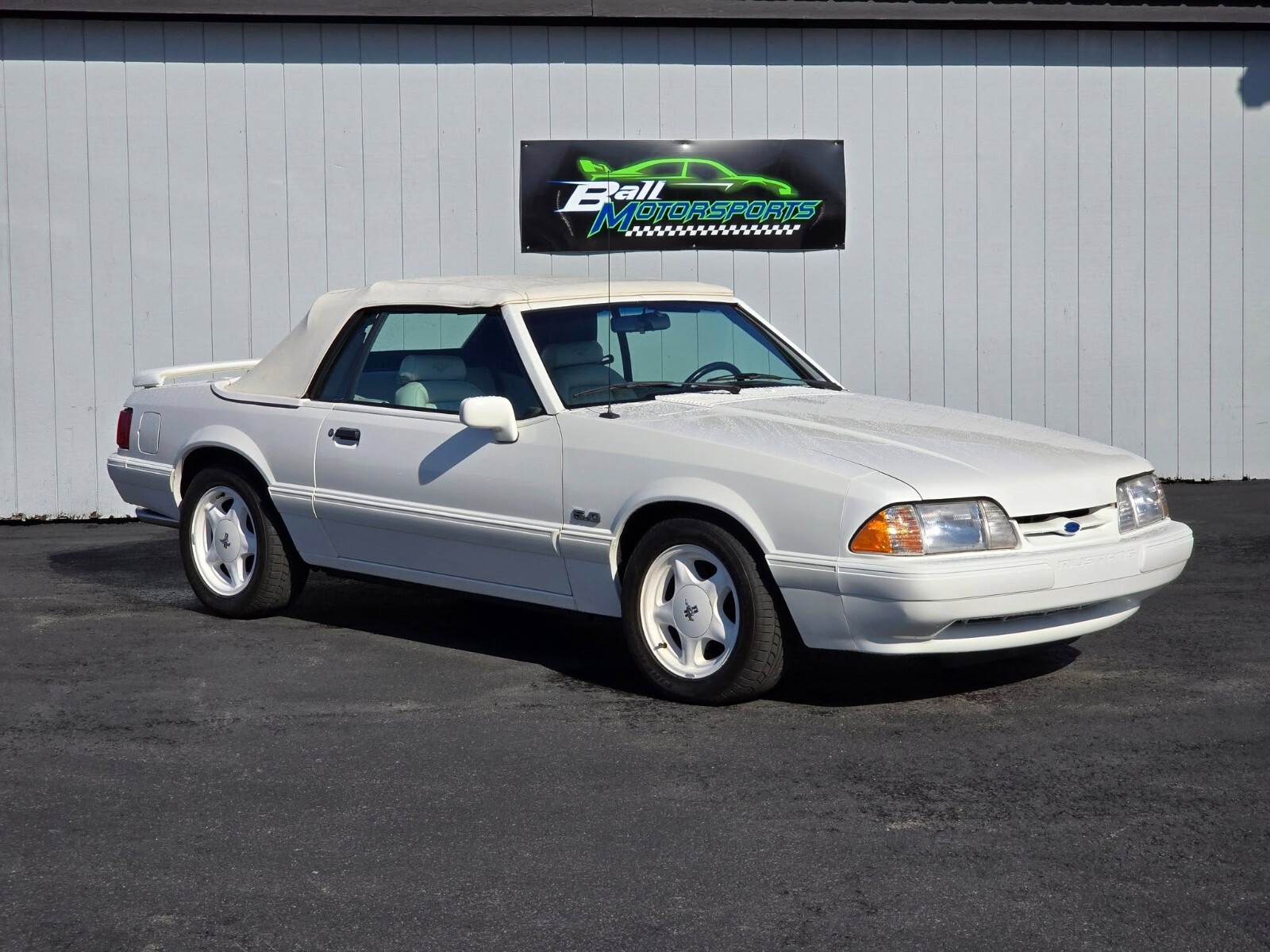 Ford-Mustang-1993-Convertible