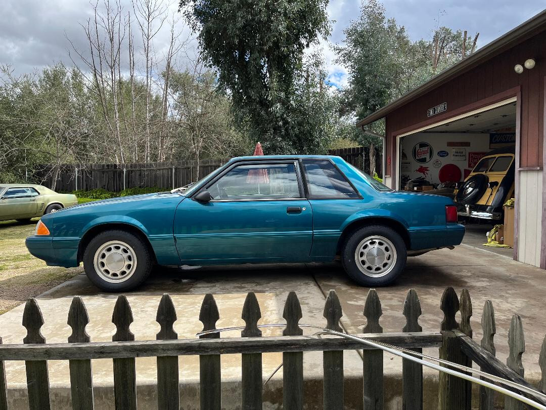 Ford Mustang 1993 Sedan