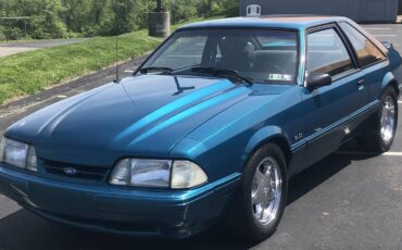 Ford Mustang  1993 blue