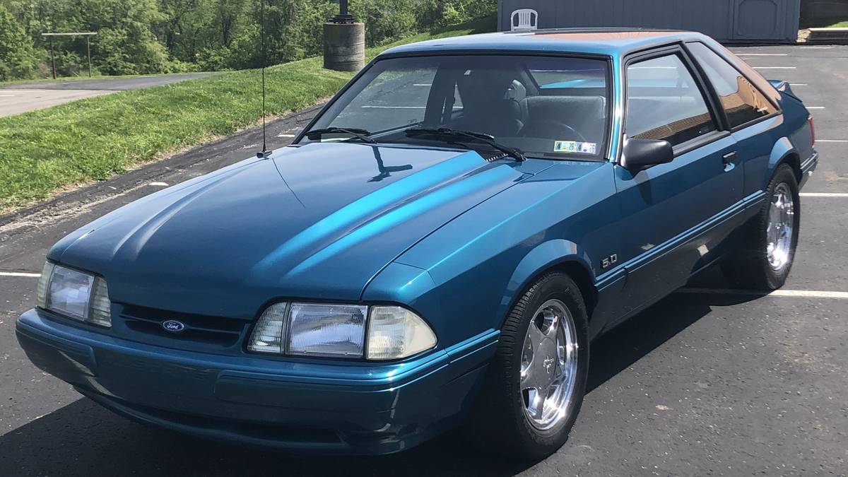 Ford-Mustang-1993-blue