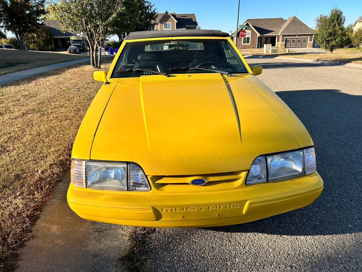 Ford-Mustang-1993-yellow-1