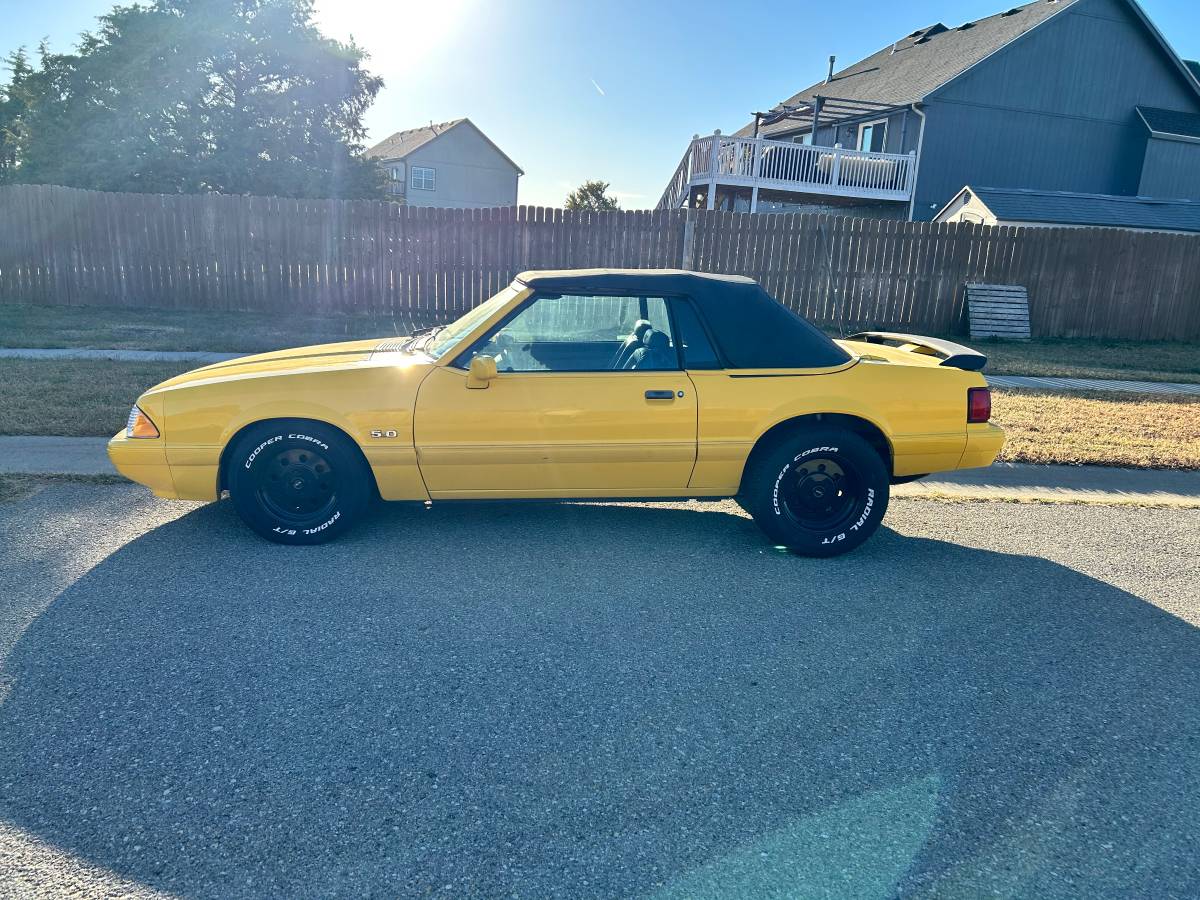 Ford-Mustang-1993-yellow-2