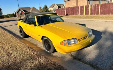 Ford-Mustang-1993-yellow