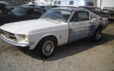 Ford-Mustang-Custom-Fastback-1967-Coupe-1