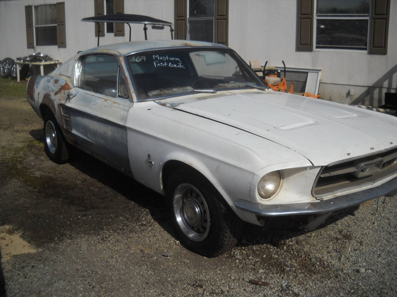 Ford-Mustang-Custom-Fastback-1967-Coupe