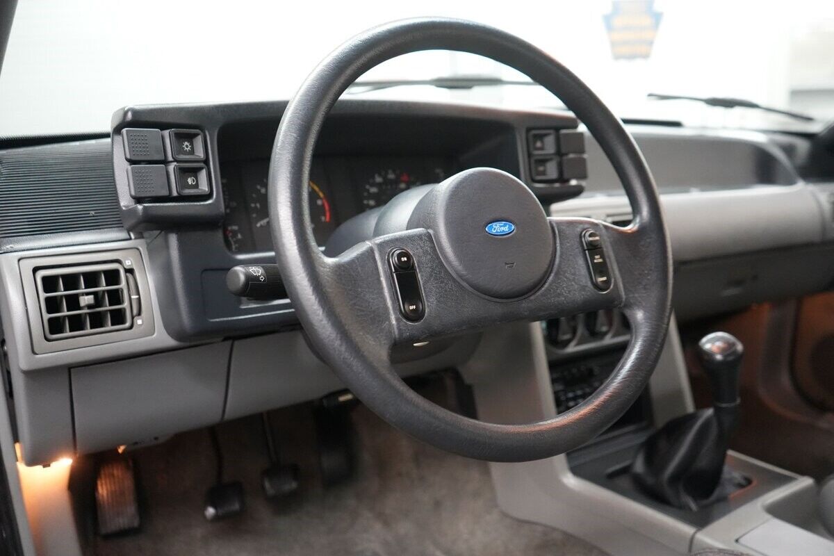 Ford-Mustang-GT-Convertible-1987-Convertible-38