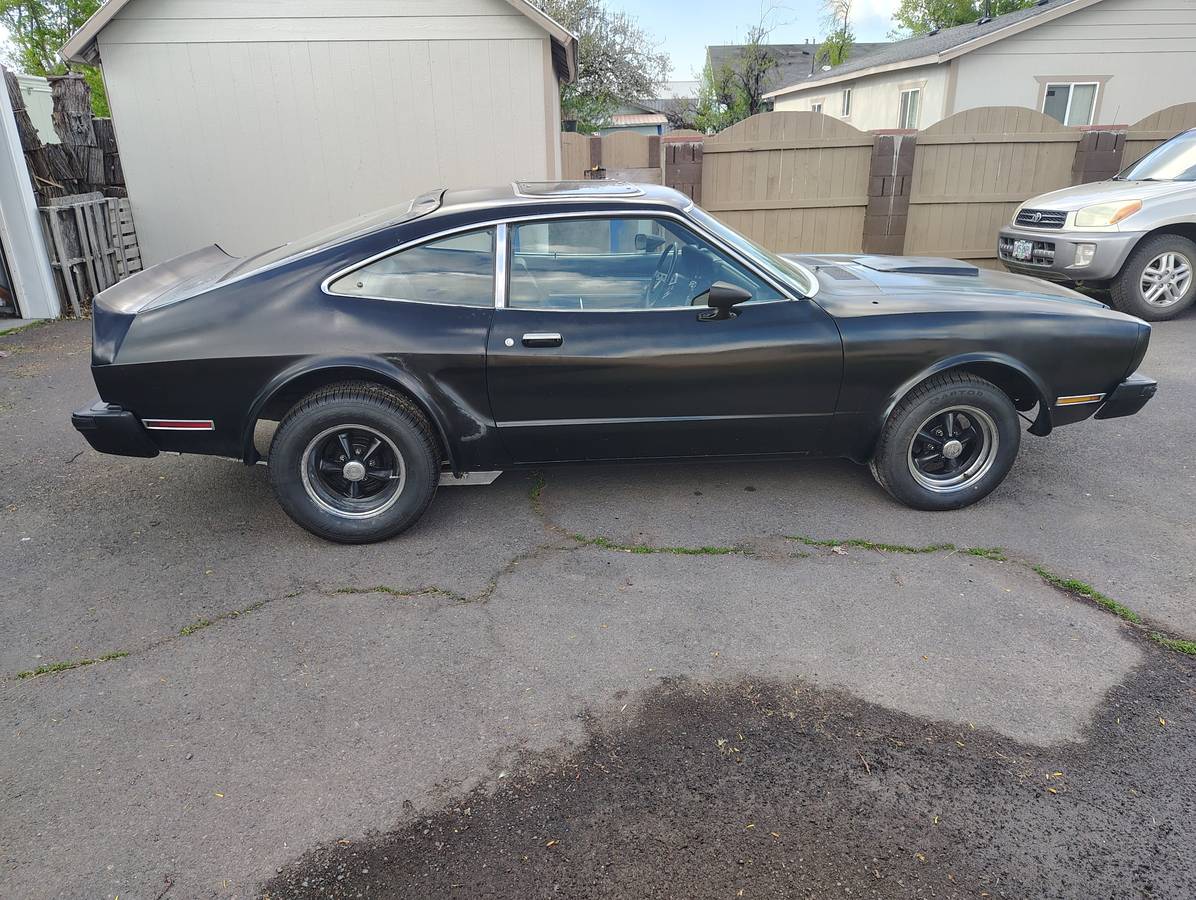 Ford-Mustang-cobra-2-1976-black-6