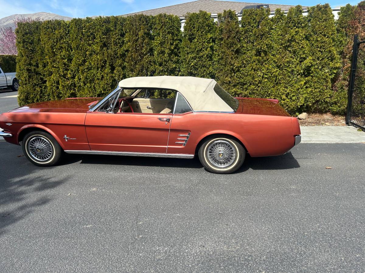 Ford-Mustang-convertible-1966-brown-12