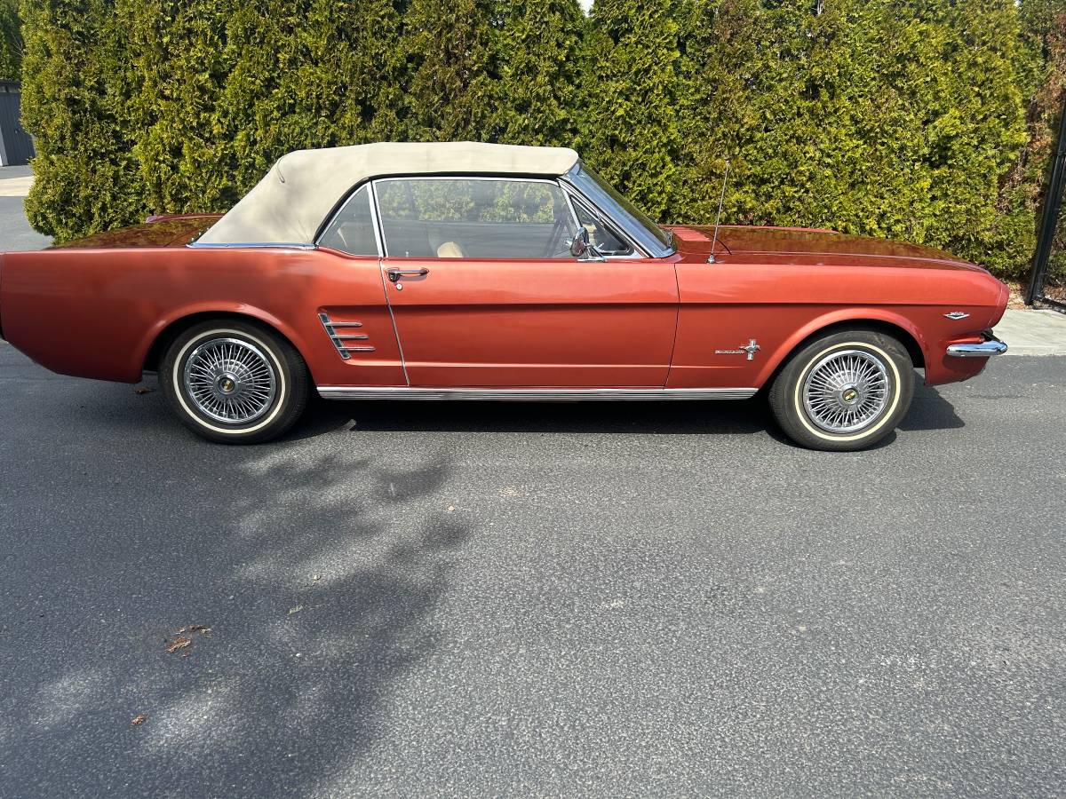 Ford-Mustang-convertible-1966-brown-14