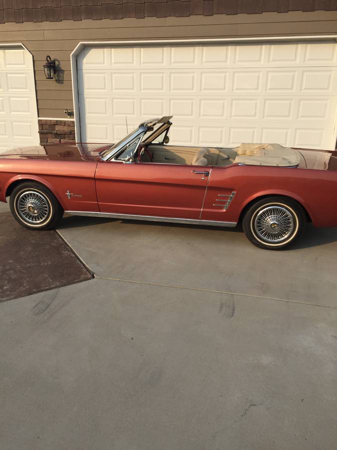 Ford-Mustang-convertible-1966-brown-2