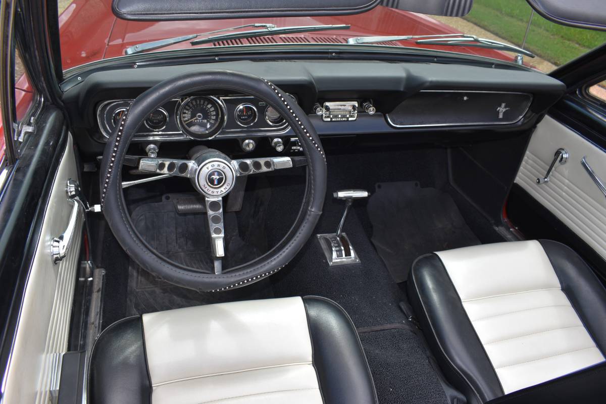 Ford-Mustang-convertible-1966-red-10