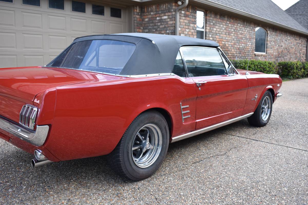 Ford-Mustang-convertible-1966-red-3
