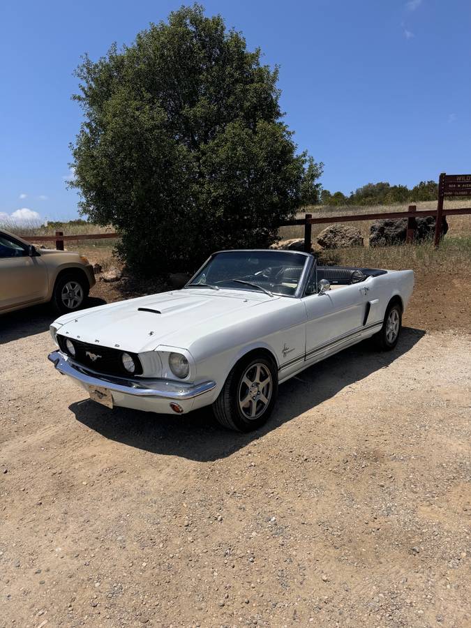 Ford-Mustang-convertible-1966-white-13