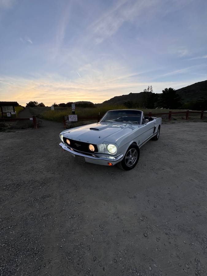 Ford-Mustang-convertible-1966-white-14