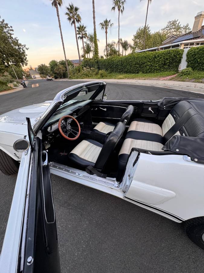Ford-Mustang-convertible-1966-white-16