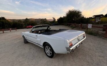 Ford-Mustang-convertible-1966-white-2