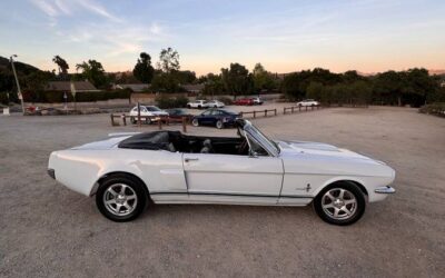 Ford Mustang convertible  1966 white