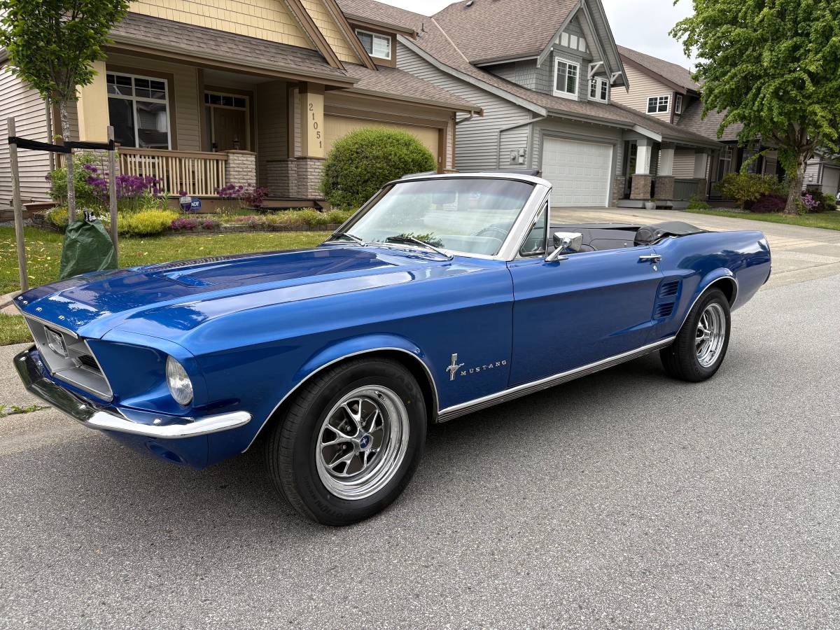Ford Mustang convertible  1967 blue