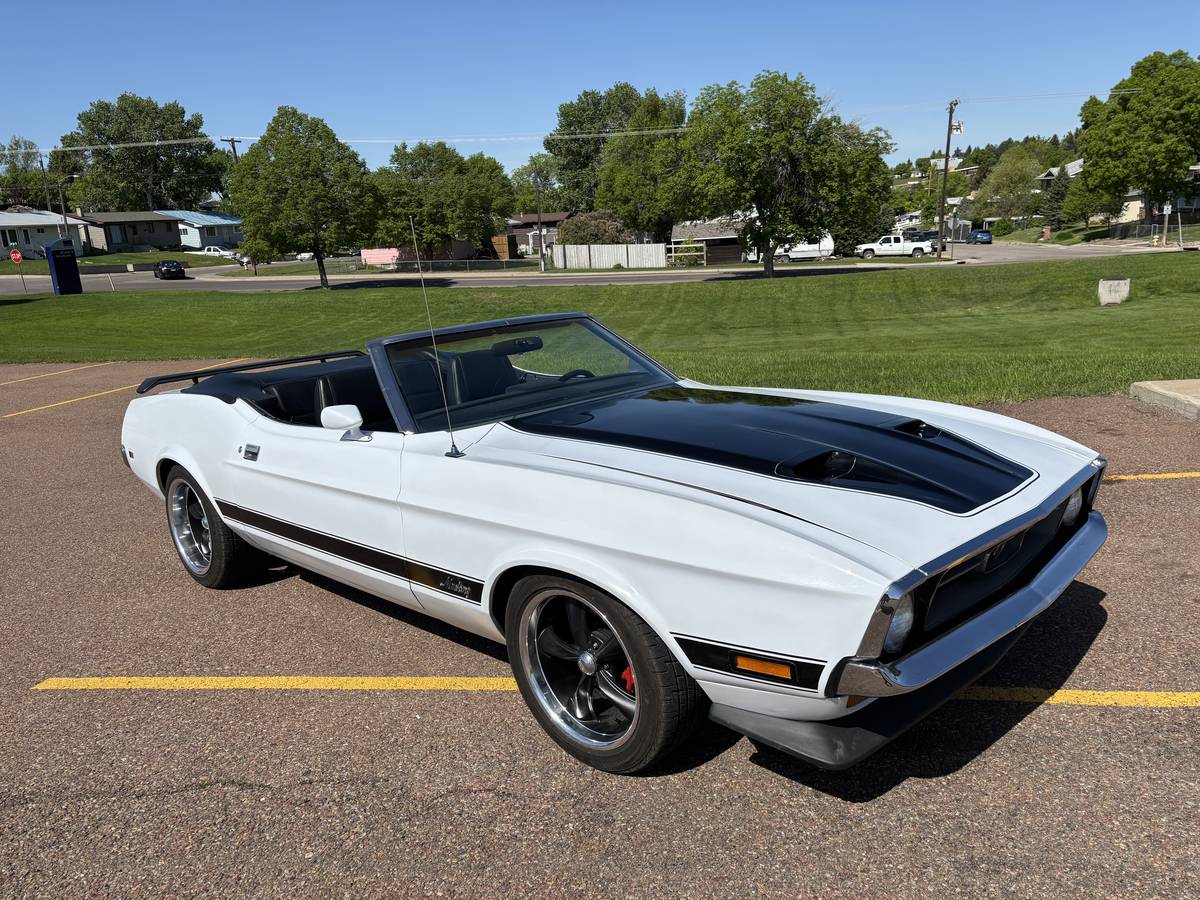 Ford-Mustang-convertible-1972-white-1