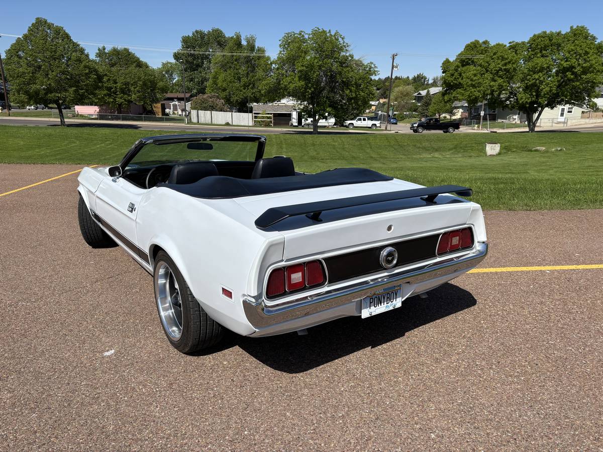 Ford-Mustang-convertible-1972-white-2