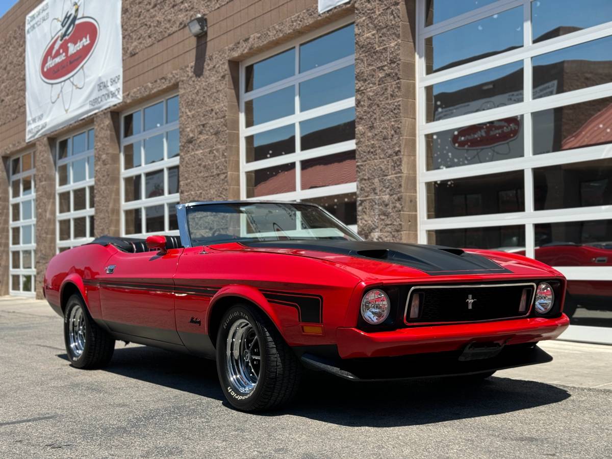 Ford-Mustang-convertible-1973-red