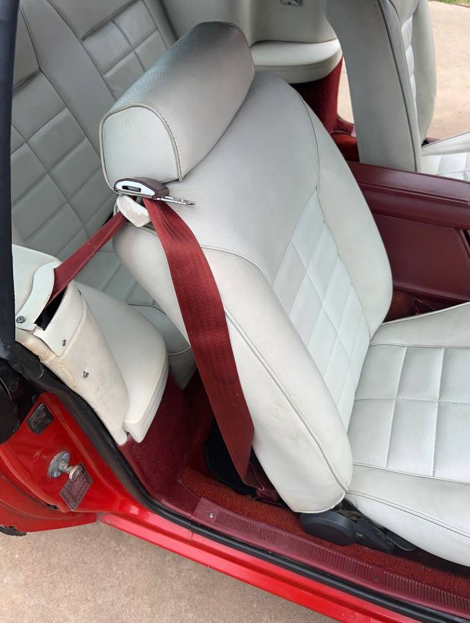 Ford-Mustang-convertible-1986-red-11