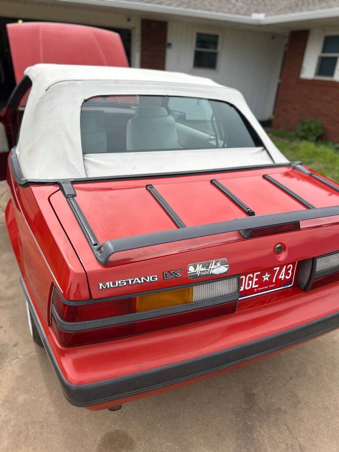 Ford-Mustang-convertible-1986-red-6