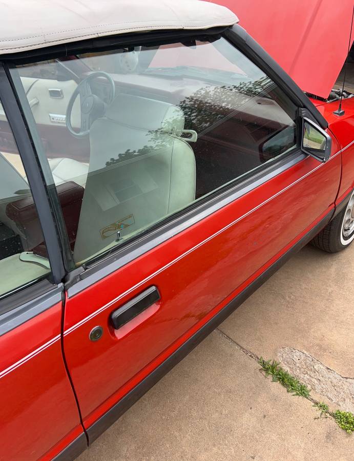 Ford-Mustang-convertible-1986-red-7
