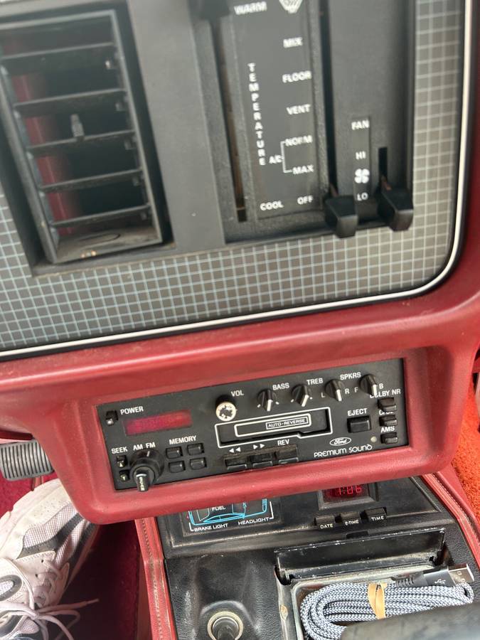 Ford-Mustang-convertible-lx-1986-red-9