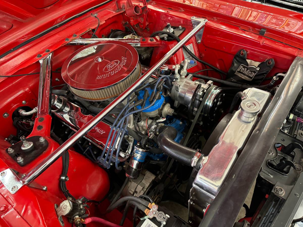 Ford-Mustang-coupe-1966-red-22