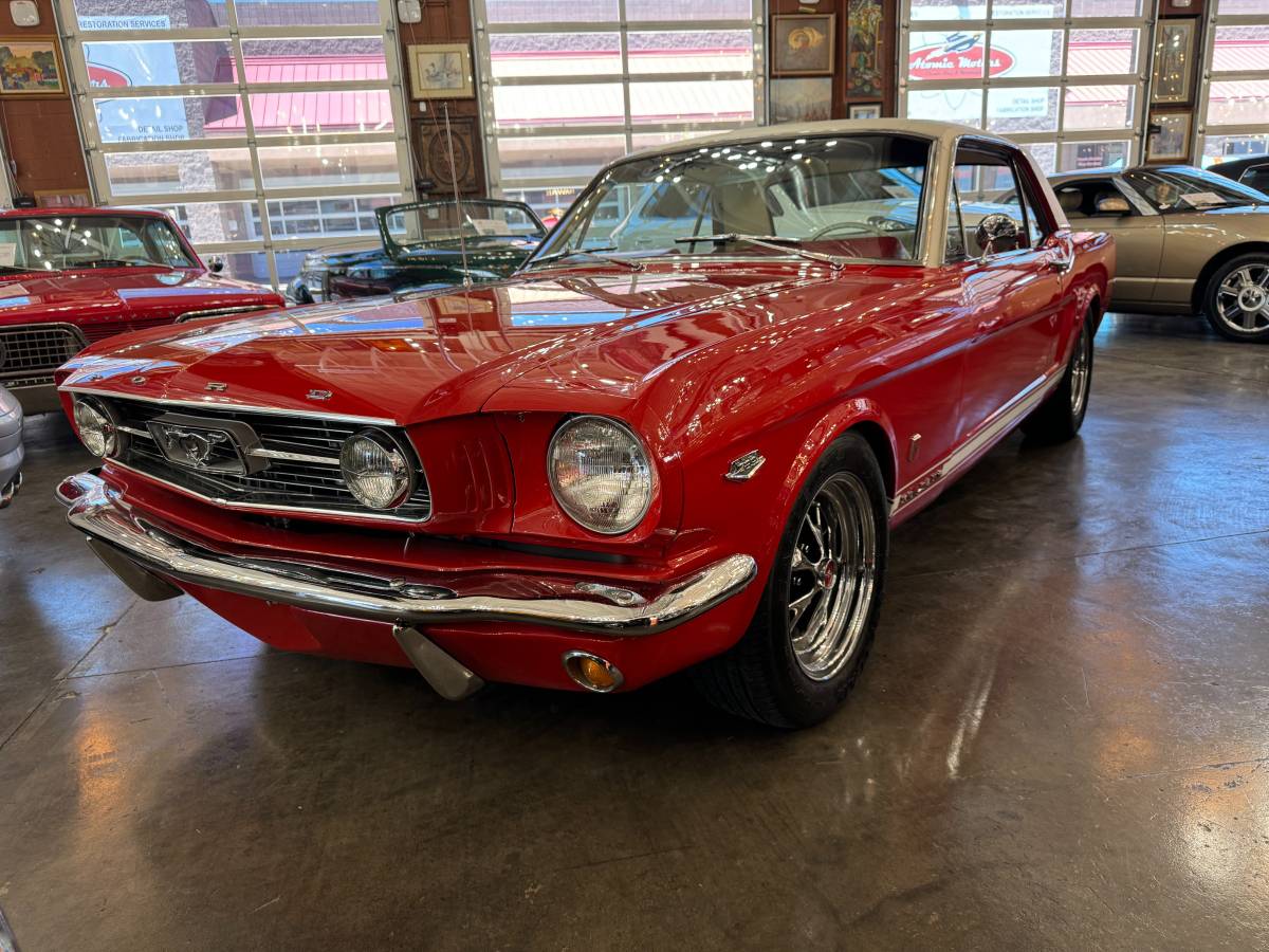 Ford-Mustang-coupe-1966-red