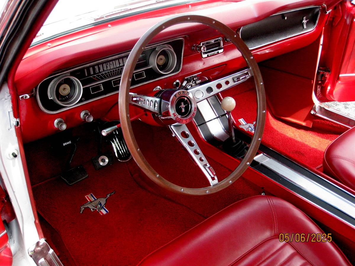 Ford-Mustang-fastback-1964-white-10