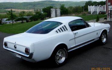 Ford-Mustang-fastback-1964-white