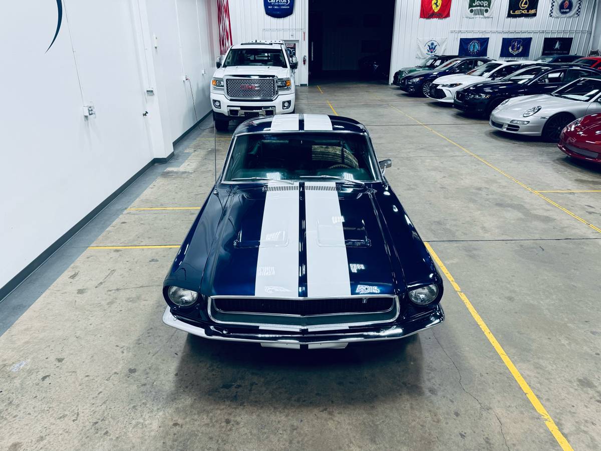 Ford-Mustang-fastback-1967-blue-1