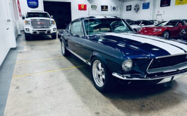 Ford-Mustang-fastback-1967-blue-18