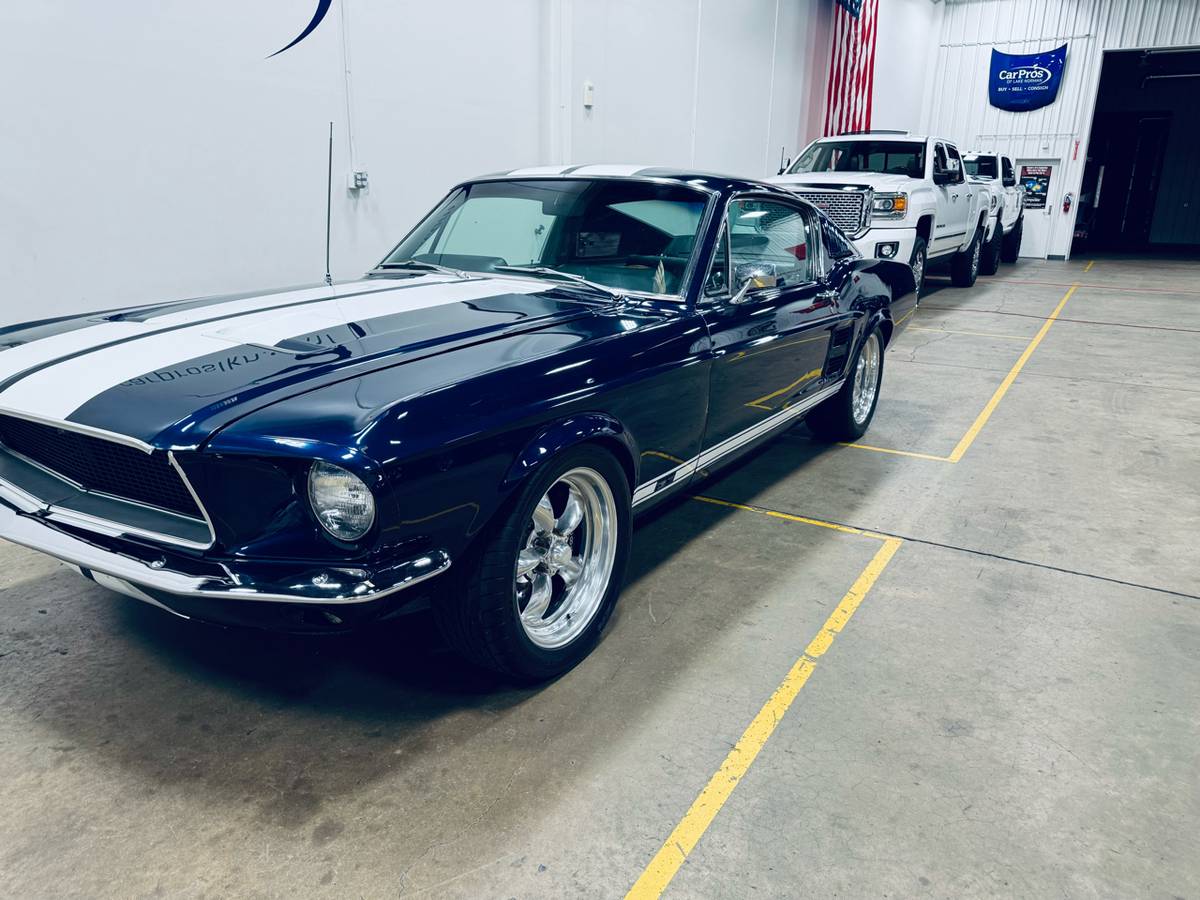 Ford-Mustang-fastback-1967-blue-19