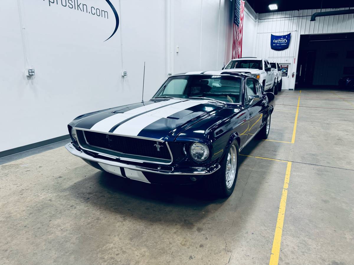 Ford-Mustang-fastback-1967-blue-2
