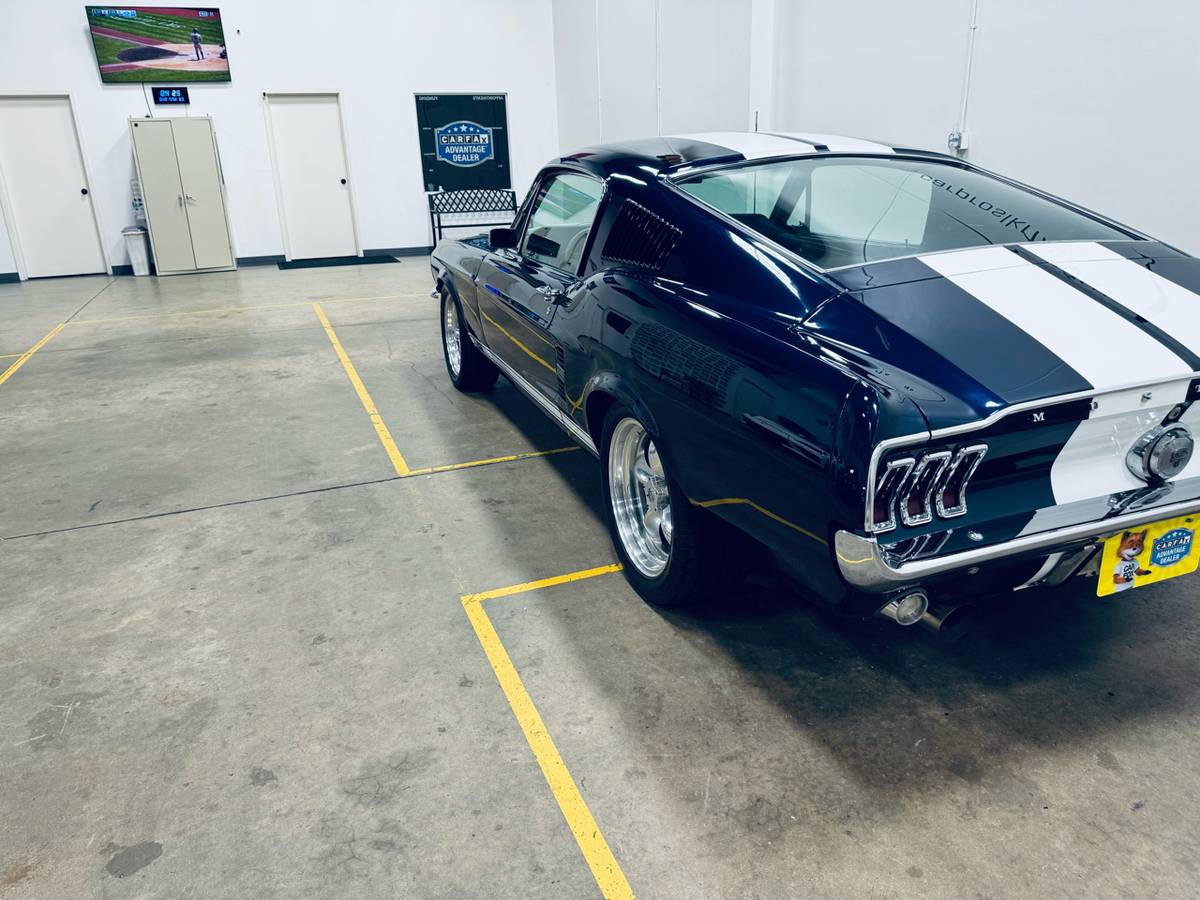 Ford-Mustang-fastback-1967-blue-22