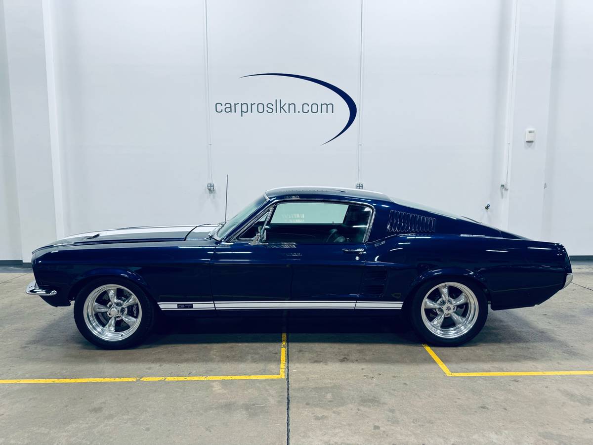 Ford-Mustang-fastback-1967-blue-3