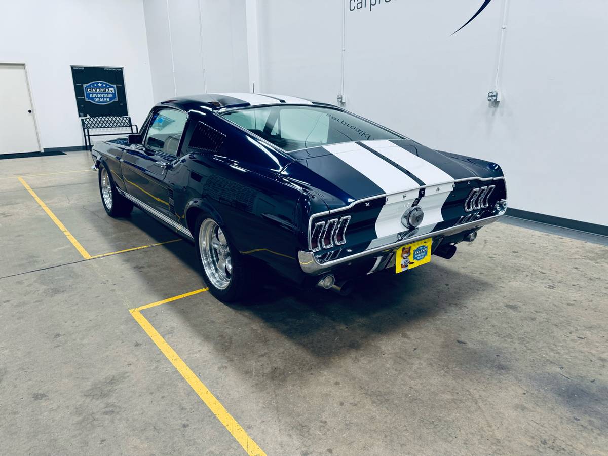 Ford-Mustang-fastback-1967-blue-4