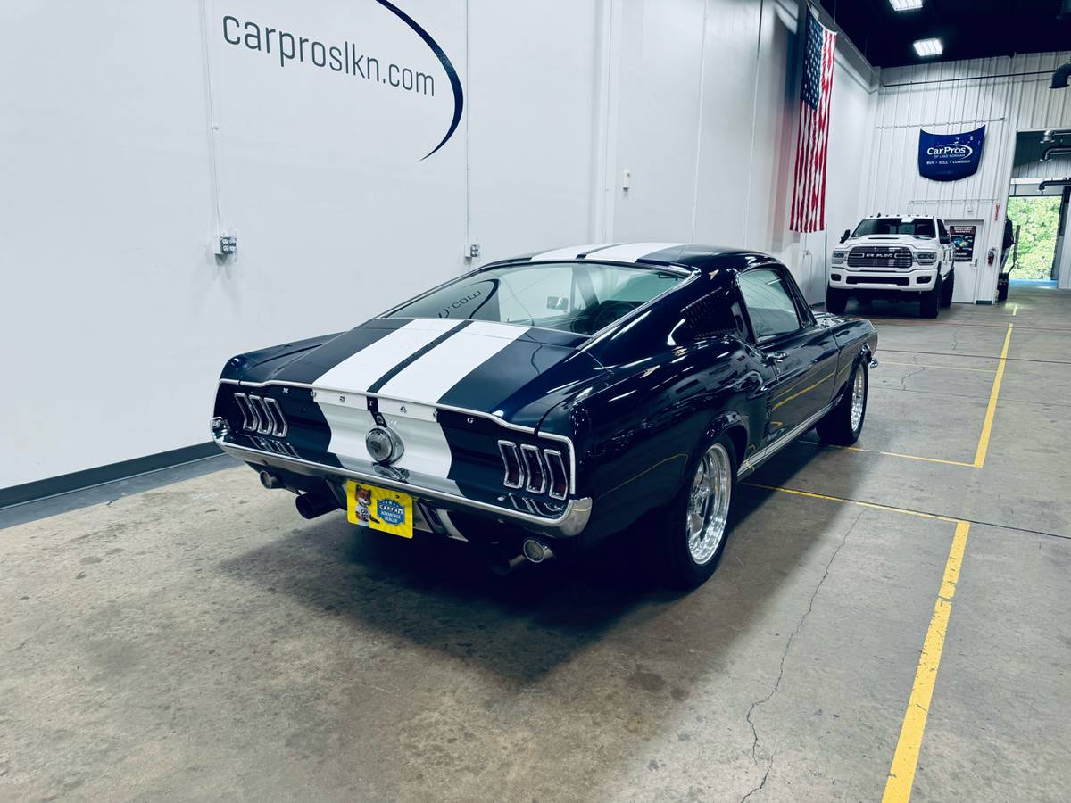 Ford-Mustang-fastback-1967-blue-6