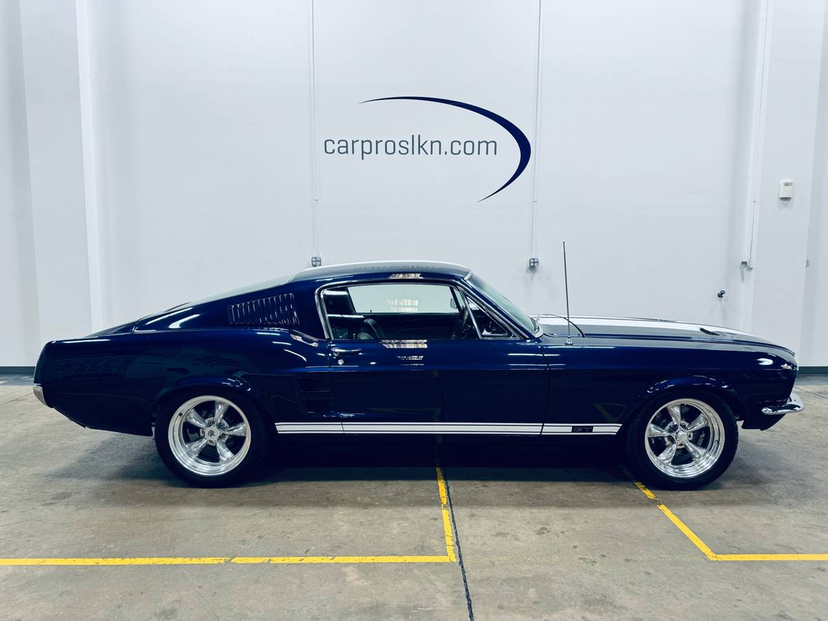 Ford-Mustang-fastback-1967-blue-7