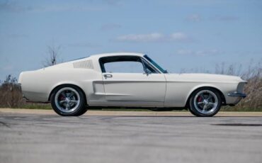 Ford-Mustang-fastback-1968-white-8